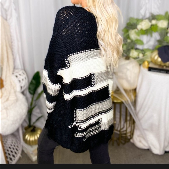 NWOT KYE MI SWEATER - Picture 5 of 11